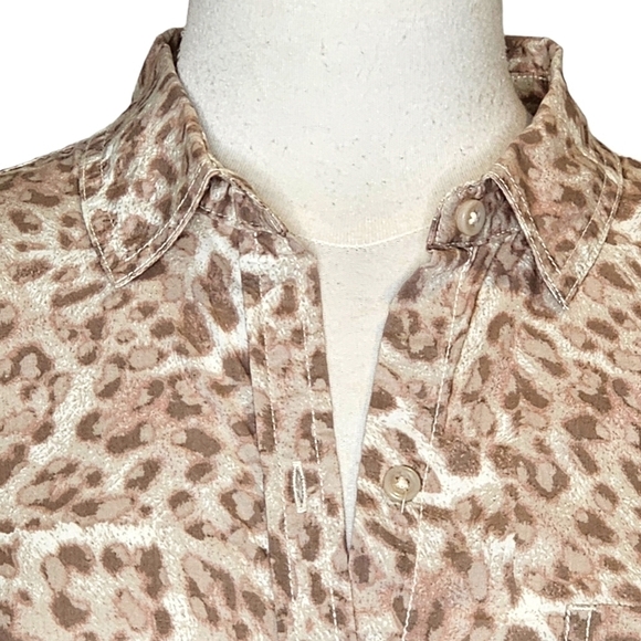 BEACH Lunch Lounge Flowy Coastal Tan Animal Print Blouse Size Large - Picture 8 of 16
